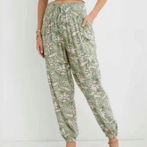 Aerie Green Smocked Tropical Print Joggers Medium High Waist Boho Pants Floral